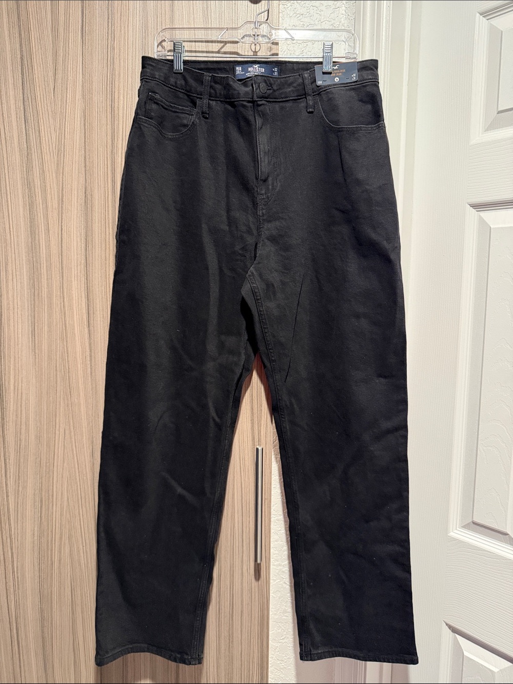 Hollister Women's High-Rise Black Straight Jeans